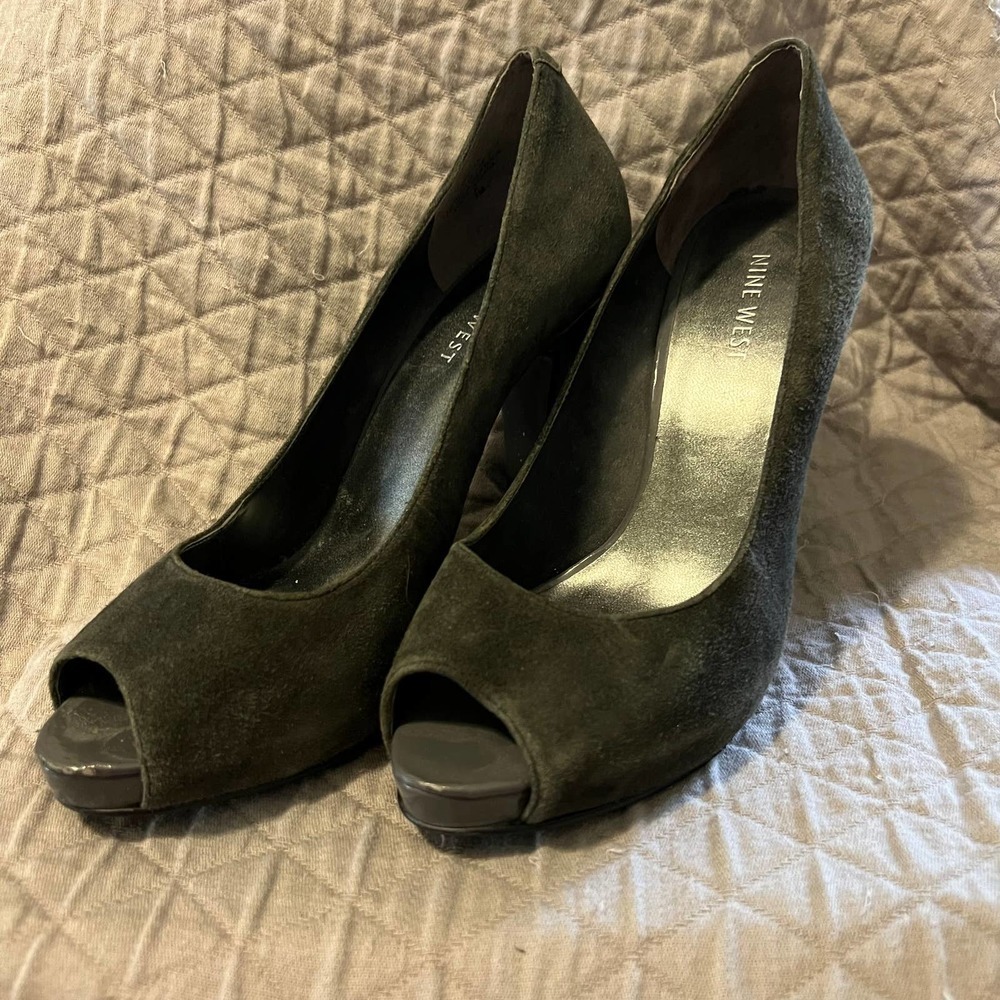 5/ $25 Nine West Gray open toe pumps 7M